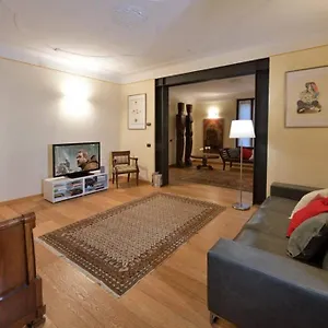  Apartment C-rooms, Residenza Correggio